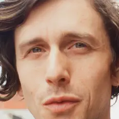 Posłuchaj wykonawcy Azawka, obejrzyj teledyski, przeczytaj biografię, zobacz daty tras koncertowych i nie tylko!