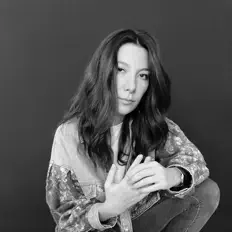 Escucha a Sine'm, mira videos musicales, lee su biografía, consulta las fechas de las gira y más.
