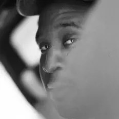 SalonDonQuanを聴いたり、ミュージックビデオを鑑賞したり、経歴やツアー日程などを確認したりしましょう！