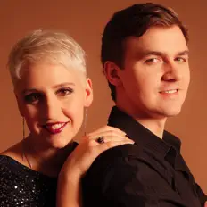 Escucha a Sara and Kenny, mira videos musicales, lee su biografía, consulta las fechas de las gira y más.