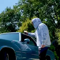 Estatikを聴いたり、ミュージックビデオを鑑賞したり、経歴やツアー日程などを確認したりしましょう！