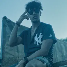 收听 Benzo、观看音乐视频、阅读小传、查看巡演日期等 ！