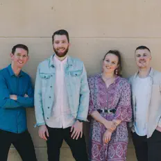 Poslechněte si interpreta Colour City Worship, sledujte hudební videa, přečtěte si životopis, podívejte se na data turné a další informace.