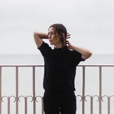 聆聽 Janne Mark、觀看音樂影片、閱讀小傳、查看巡演日期等！
