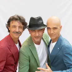 Listen to Trio Bobo, watch music videos, read bio, see tour dates & more!