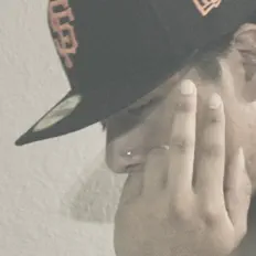 Écoutez Nosolo, regardez des vidéoclips, lisez la biographie, consultez les dates de tournée et plus encore !