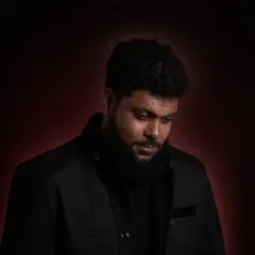 Kiegs을(를) 듣고, 뮤직 비디오를 보고, 약력을 읽고, 투어 일정 등을 확인하세요!