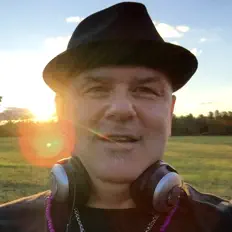 Dj Mantra: песни, клипы, биография, даты выступлений и многое другое.