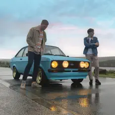 收听 Stranger Chorus、观看音乐视频、阅读小传、查看巡演日期等 ！