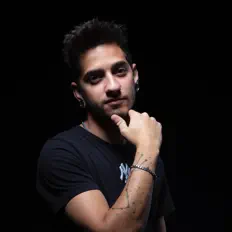 Listen to Vynek, watch music videos, read bio, see tour dates & more!