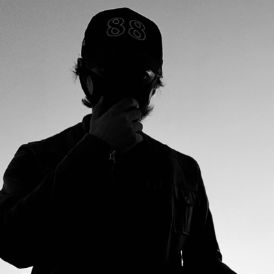 Listen to Komii Zi, watch music videos, read bio, see tour dates & more!