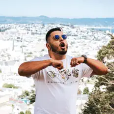 Young Mikeo $fを聴いたり、ミュージックビデオを鑑賞したり、経歴やツアー日程などを確認したりしましょう！