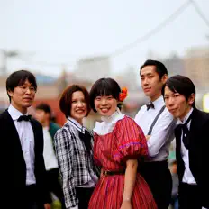 Hör dir Kanten papa an, schau dir Musikvideos an, lies die Biografie, finde Tourdaten und mehr!