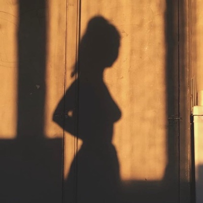 Она одна - Single