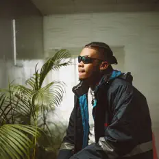 聆聽 Kckings、觀看音樂影片、閱讀小傳、查看巡演日期等！