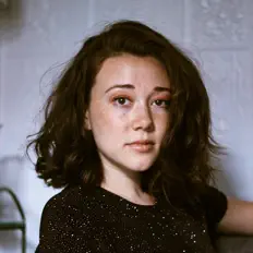 Morninglory सुनें, म्यूज़िक वीडियो देखें, बायो पढ़ें, दौरे की तारीखें और बहुत कुछ देखें!