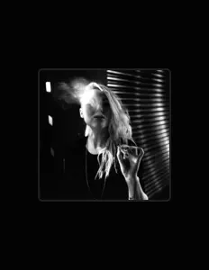 Chloe Giacomettiを聴いたり、ミュージックビデオを鑑賞したり、経歴やツアー日程などを確認したりしましょう！