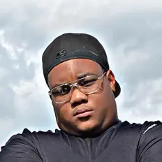 Listen to ¥RBtj, watch music videos, read bio, see tour dates & more!