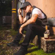 收听 Shroud City、观看音乐视频、阅读小传、查看巡演日期等 ！