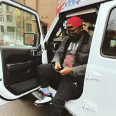 Din: песни, клипы, биография, даты выступлений и многое другое.