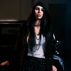 Luister naar Ani Belle, bekijk muziekvideo's, lees de bio, bekijk de tourdata, en meer!