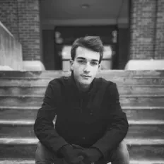 Ouve Luke Staude, vê vídeos de música, lê a biografia, vê as datas da digressão e muito mais!