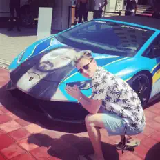 Ascolta Ryan Fletcher, guarda video musicali, leggi la biografia, vedi le date del tour & altro!