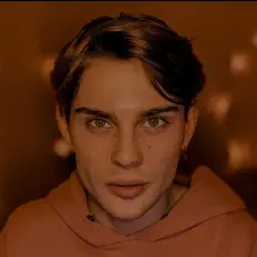 Dengarkan Ilya Belov, tonton video musik, baca bio, lihat tanggal tur & lainnya!