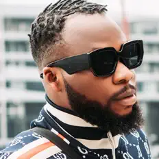 Dengarkan Blue Ice Johnson, tonton video musik, baca bio, lihat tanggal tur & lainnya!