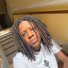 收听 Magik、观看音乐视频、阅读小传、查看巡演日期等 ！