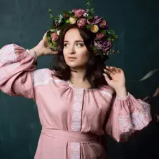 Poslechněte si interpreta Olena Lutsenko, sledujte hudební videa, přečtěte si životopis, podívejte se na data turné a další informace.