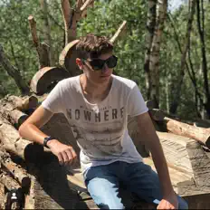 Escucha a Ayro, mira videos musicales, lee su biografía, consulta las fechas de las gira y más.