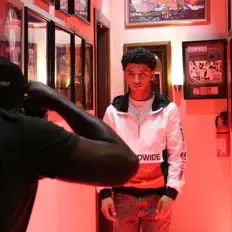 聆聽 Keith、觀看音樂影片、閱讀小傳、查看巡演日期等！