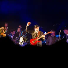聆聽 City Blues Connection、觀看音樂影片、閱讀小傳、查看巡演日期等！