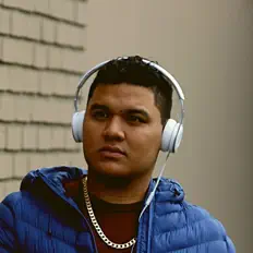 Ακούστε περιεχόμενο από MG Selecta, παρακολουθήστε μουσικά βίντεο, διαβάστε το βιογραφικό, δείτε ημερομηνίες περιοδείας, και πολλά ακόμη!