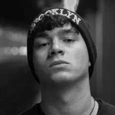 Ακούστε περιεχόμενο από Verdadeiro DG, παρακολουθήστε μουσικά βίντεο, διαβάστε το βιογραφικό, δείτε ημερομηνίες περιοδείας, και πολλά ακόμη!