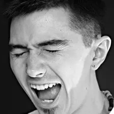 Daniel Lesdenを聴いたり、ミュージックビデオを鑑賞したり、経歴やツアー日程などを確認したりしましょう！