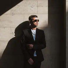 Listen to Gabriel Del, watch music videos, read bio, see tour dates & more!