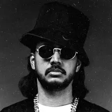 Hör dir Dr. Burn an, schau dir Musikvideos an, lies die Biografie, finde Tourdaten und mehr!