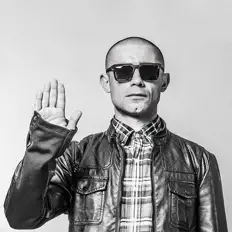 Listen to Uran, watch music videos, read bio, see tour dates & more!