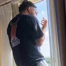 收听 Steezie Steelo、观看音乐视频、阅读小传、查看巡演日期等 ！