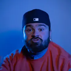 Jakeyを聴いたり、ミュージックビデオを鑑賞したり、経歴やツアー日程などを確認したりしましょう！