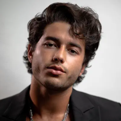 Listen to Julian Font, watch music videos, read bio, see tour dates & more!