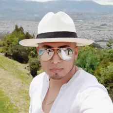 Romais을(를) 듣고, 뮤직 비디오를 보고, 약력을 읽고, 투어 일정 등을 확인하세요!