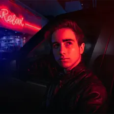 Écoutez CRBN, regardez des vidéoclips, lisez la biographie, consultez les dates de tournée et plus encore !