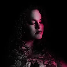 聆聽 Enid Ortiz、觀看音樂影片、閱讀小傳、查看巡演日期等！