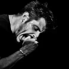 ELYX सुनें, म्यूज़िक वीडियो देखें, बायो पढ़ें, दौरे की तारीखें और बहुत कुछ देखें!