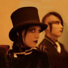 The Tragic Tantrum सुनें, म्यूज़िक वीडियो देखें, बायो पढ़ें, दौरे की तारीखें और बहुत कुछ देखें!