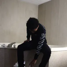 收听 Twon M、观看音乐视频、阅读小传、查看巡演日期等 ！