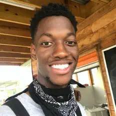 聆聽 Cape、觀看音樂影片、閱讀小傳、查看巡演日期等！